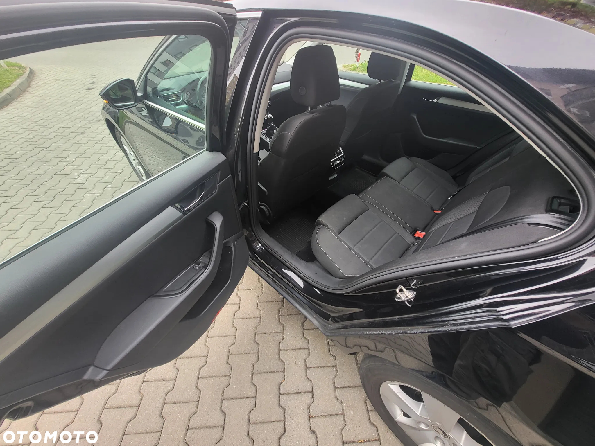 Skoda Superb 2.0 TDI Ambition - 17