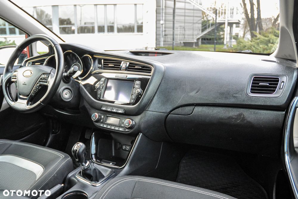 Kia Ceed 1.6 CRDi L - 10