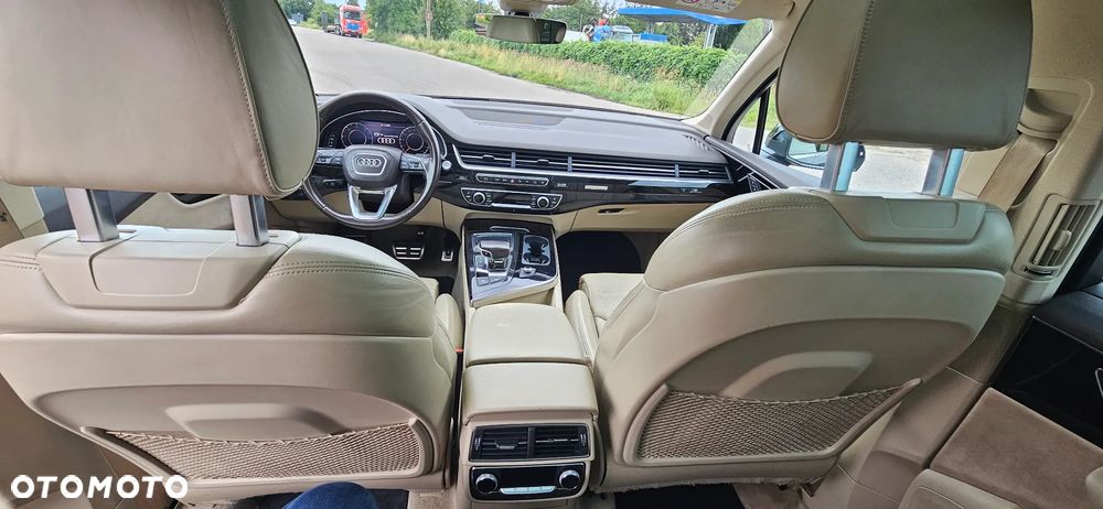 Audi Q7 - 10