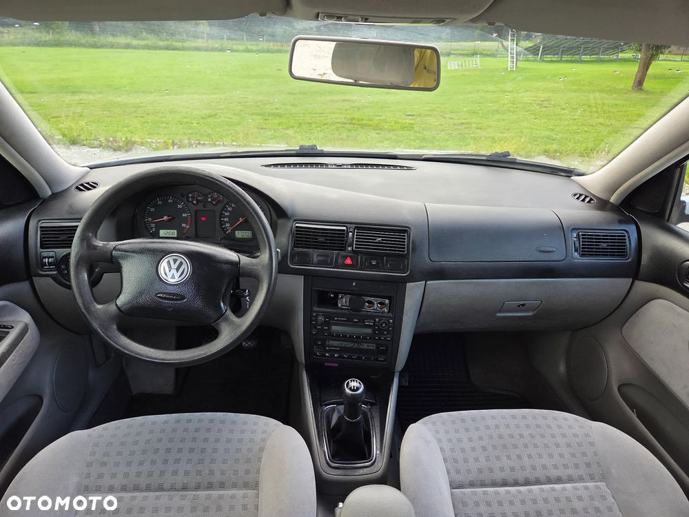 Volkswagen Golf Variant - 15