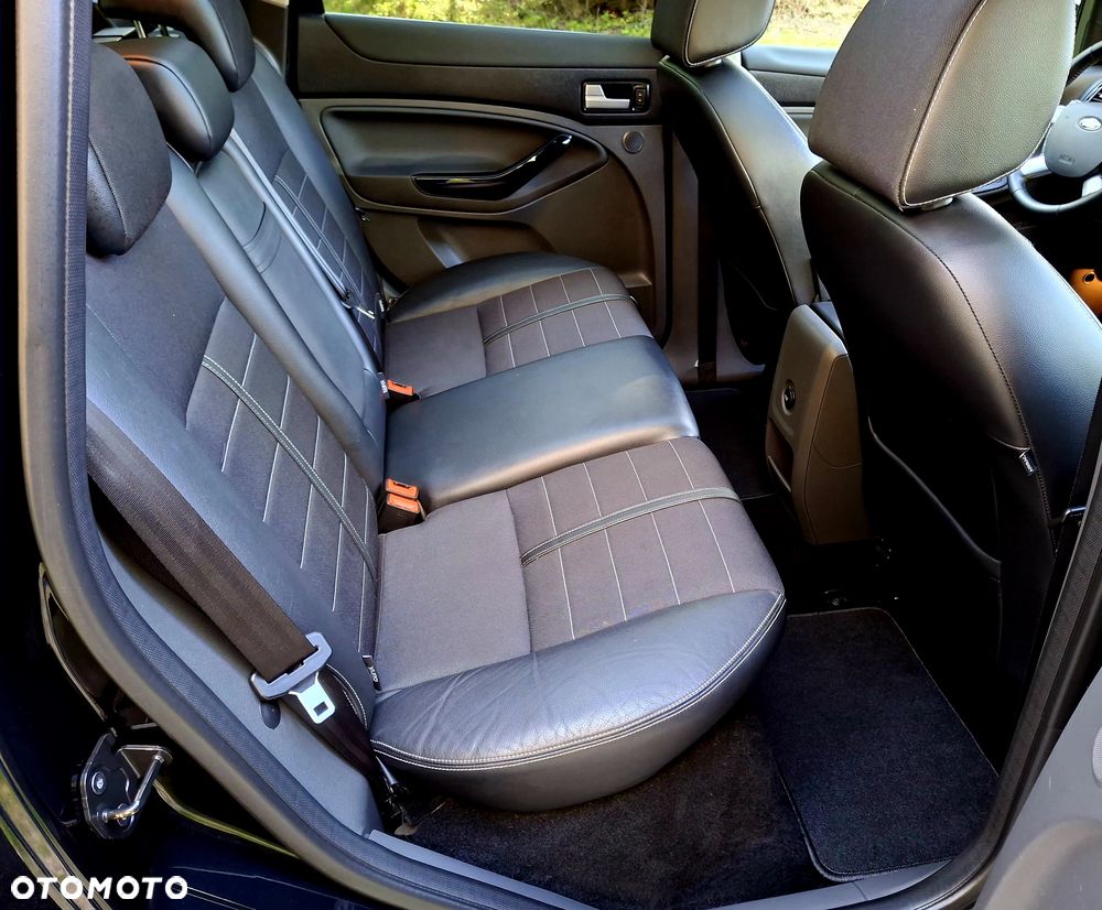 Ford Kuga 2.0 TDCi 4WD Titanium Plus - 29