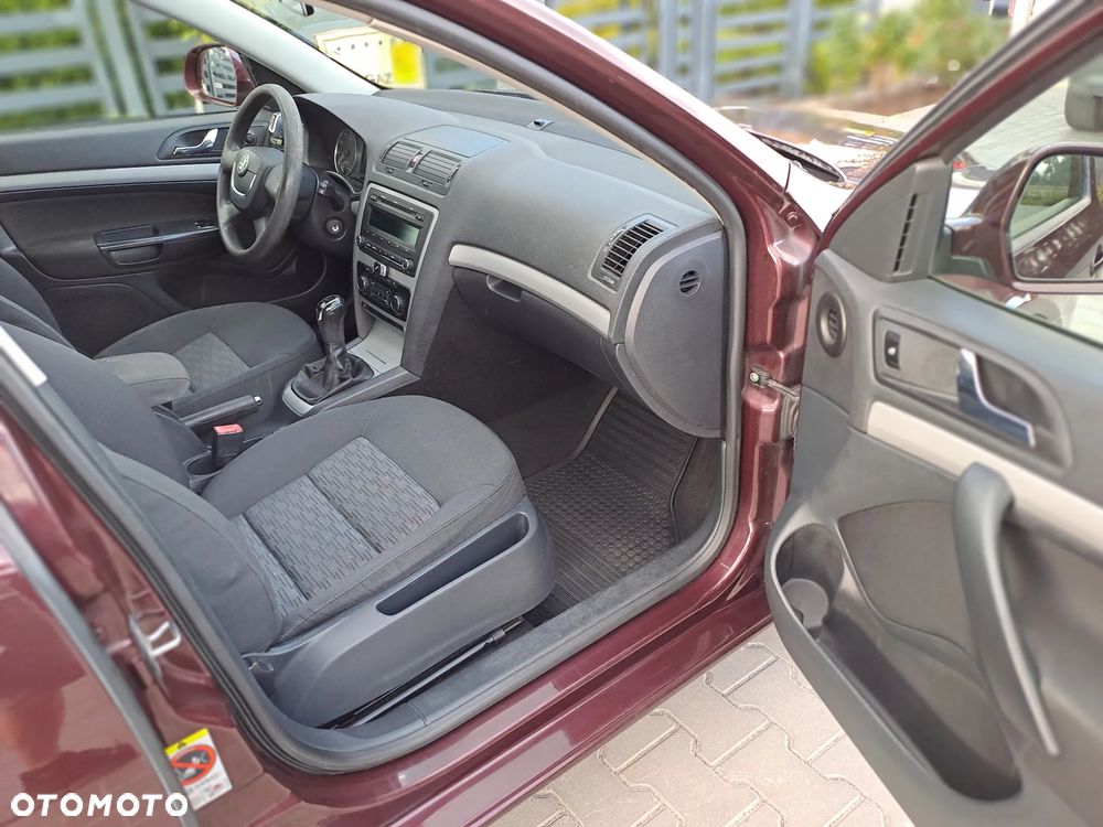Skoda Octavia 1.6 Ambition - 23