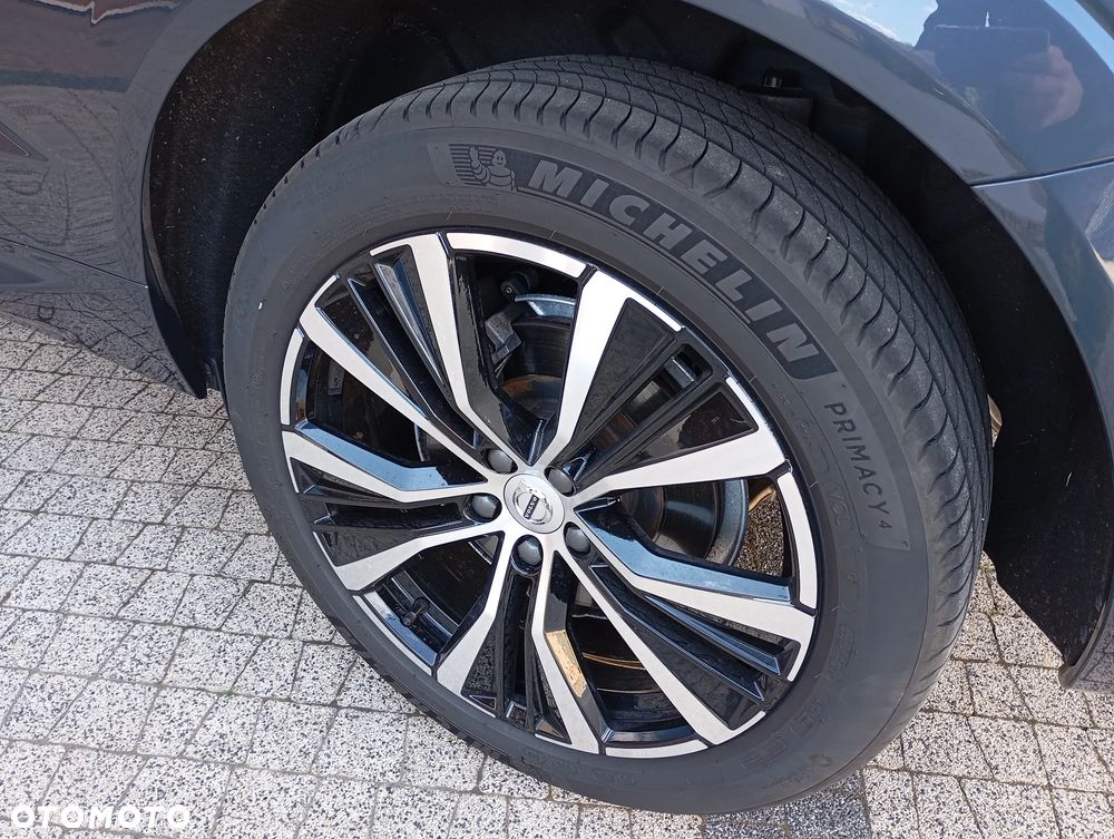 Volvo XC 60 B5 B AWD Plus Dark - 36