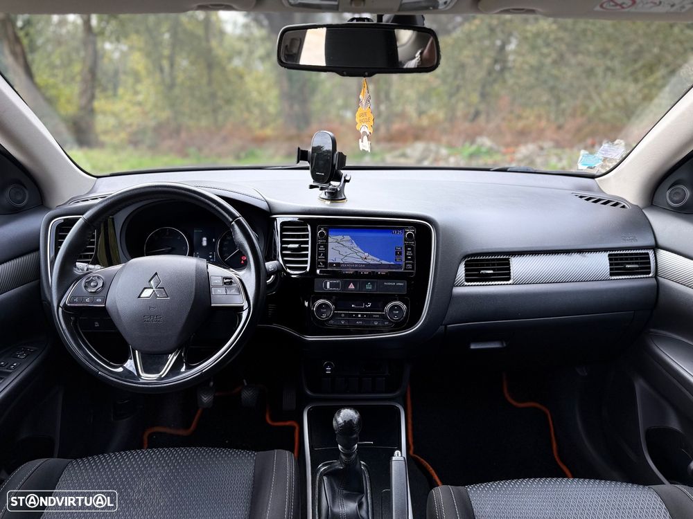 Mitsubishi Outlander 2.2 DI-D 4WD Intense - 10