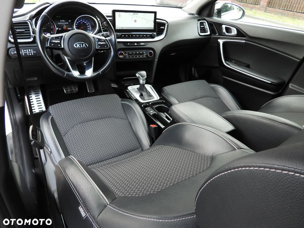 Kia XCeed - 37