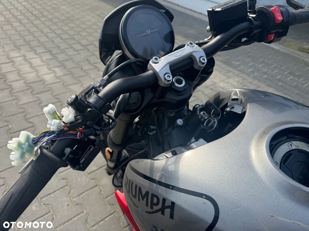 Triumph Trident - 27