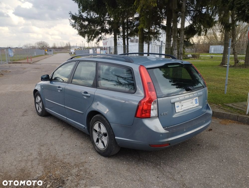 Volvo V50 1.6D DPF DRIVe Momentum - 10