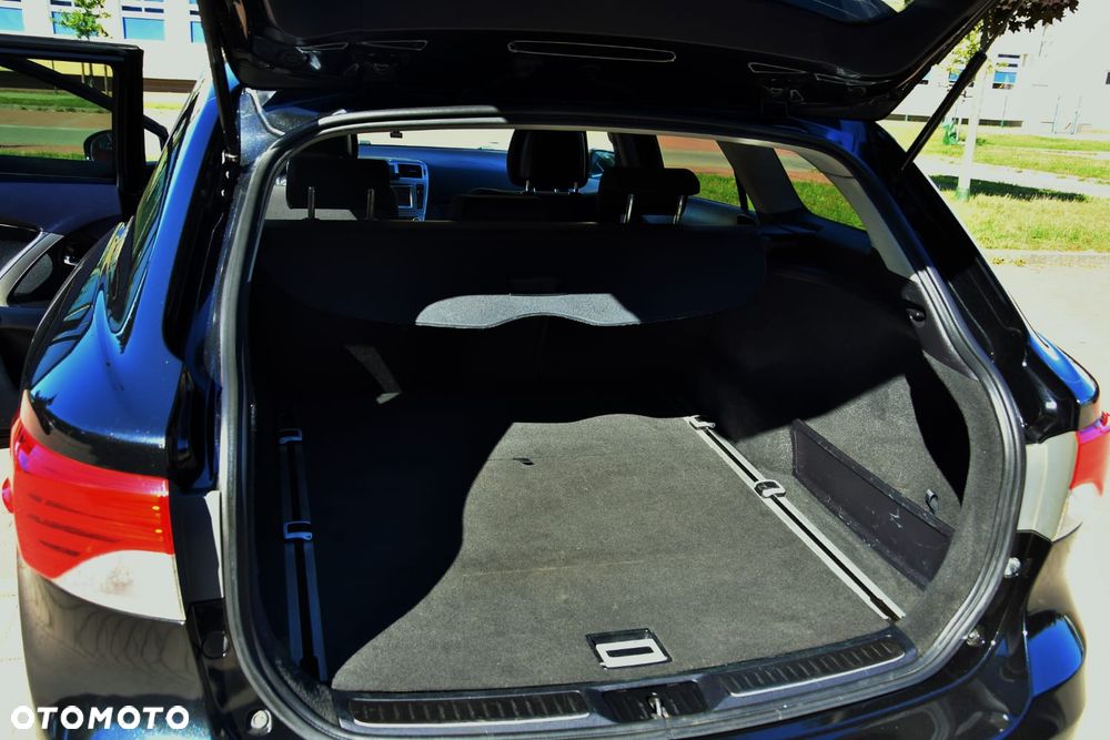 Toyota Avensis 2.0 D-4D Executive - 25