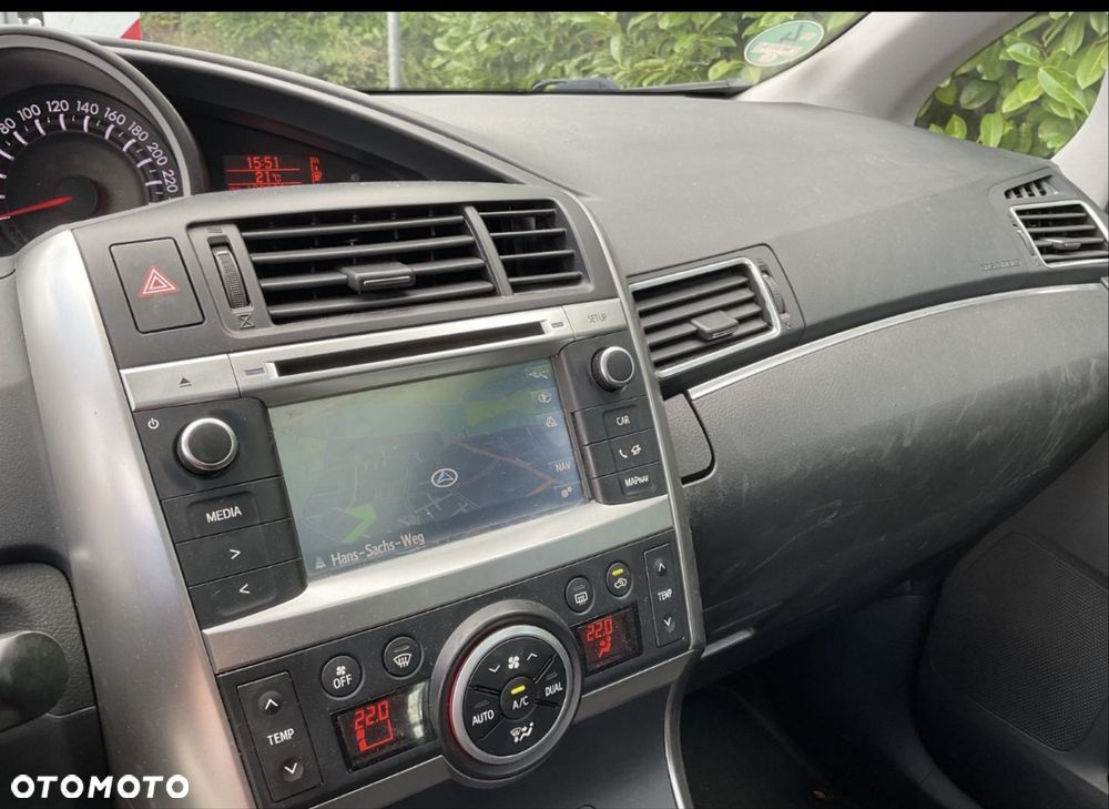 Toyota Verso - 3