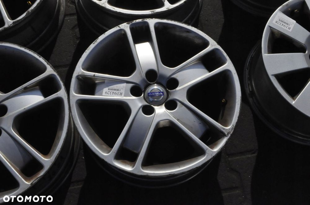 VOLVO  FELGI ALUMINIOWE 17 7.0 5X108 ET 52.5 - 8