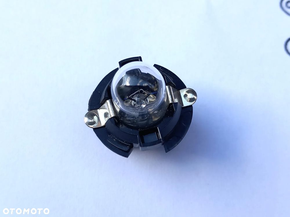 Żarówka oświetlenia z oprawką 2W Ford 5027172 - 2