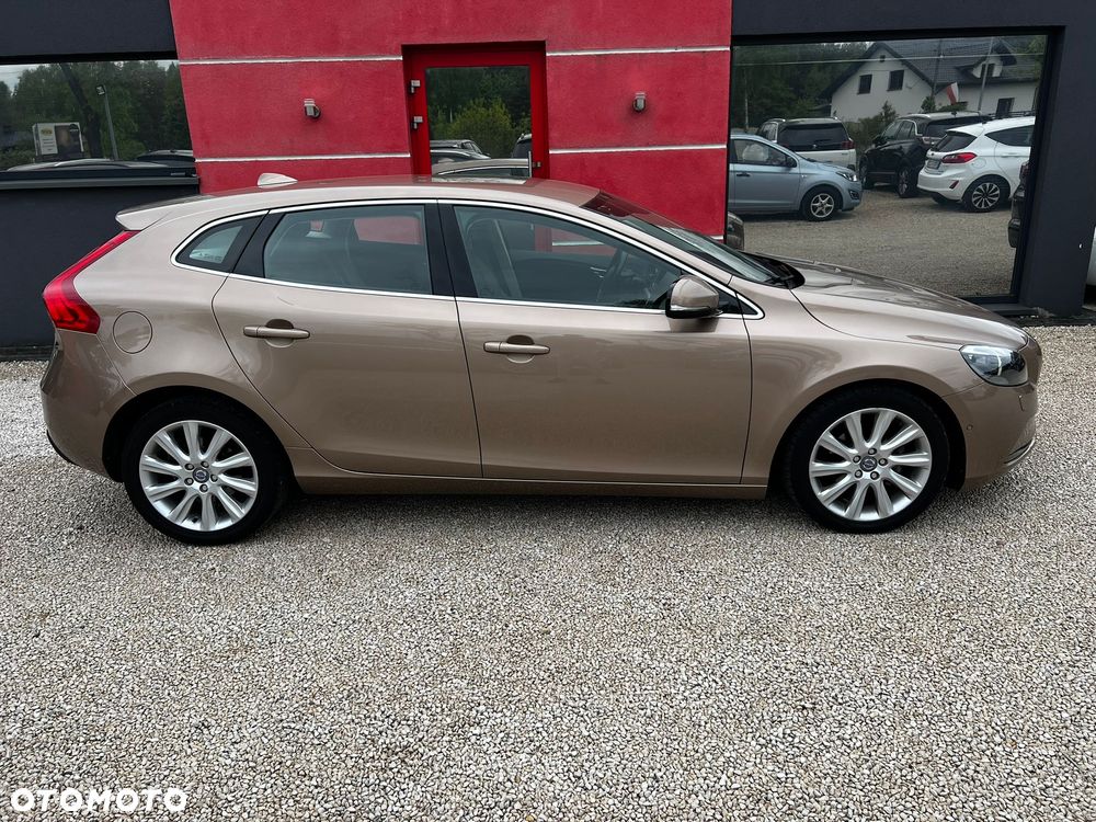 Volvo V40 D2 Summum - 11