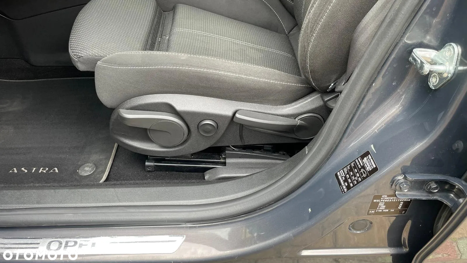 Opel Astra 1.7 CDTI DPF Cosmo - 11