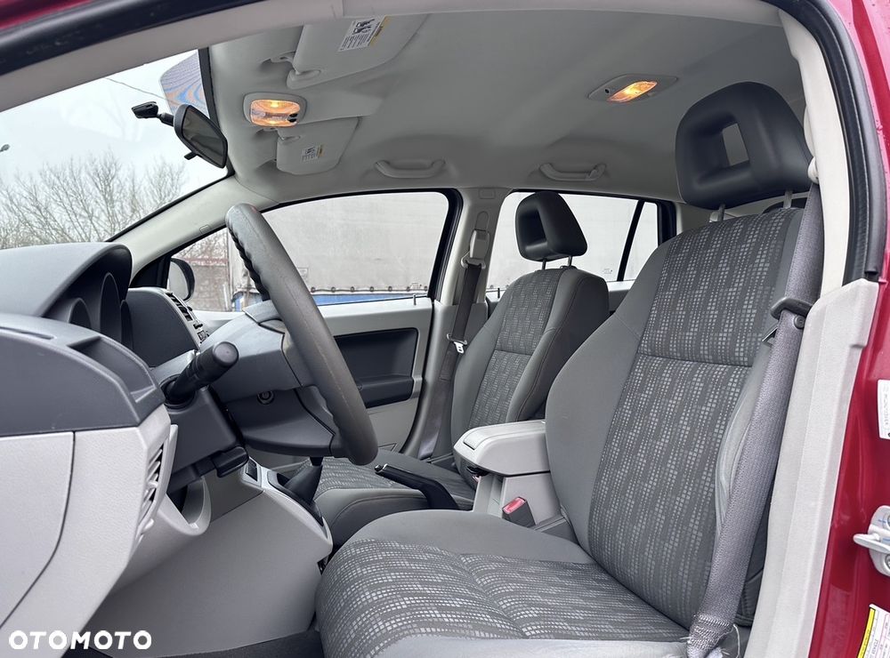 Dodge Caliber - 12