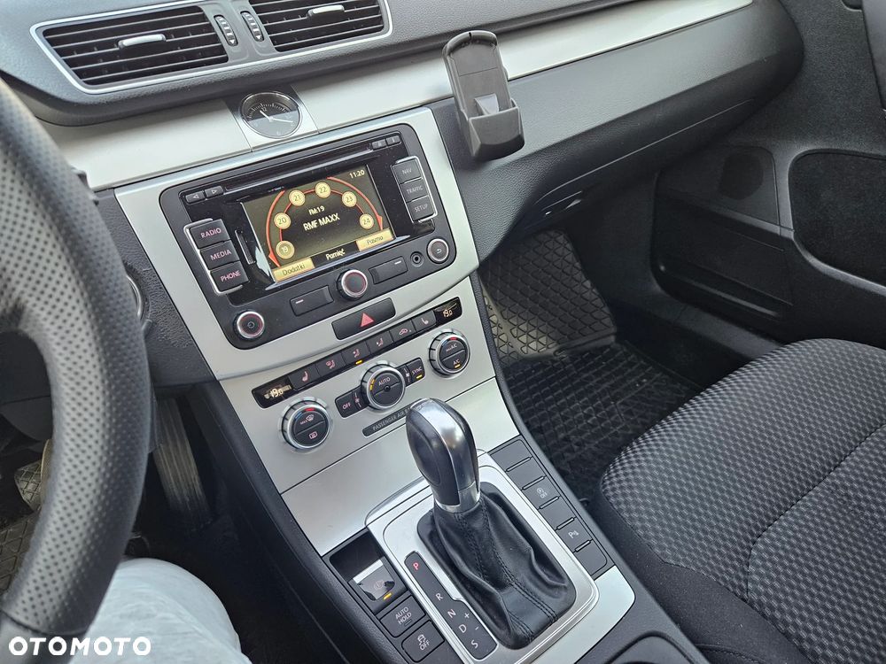 Volkswagen Passat Variant 2.0 TDI Comfortline DSG - 16
