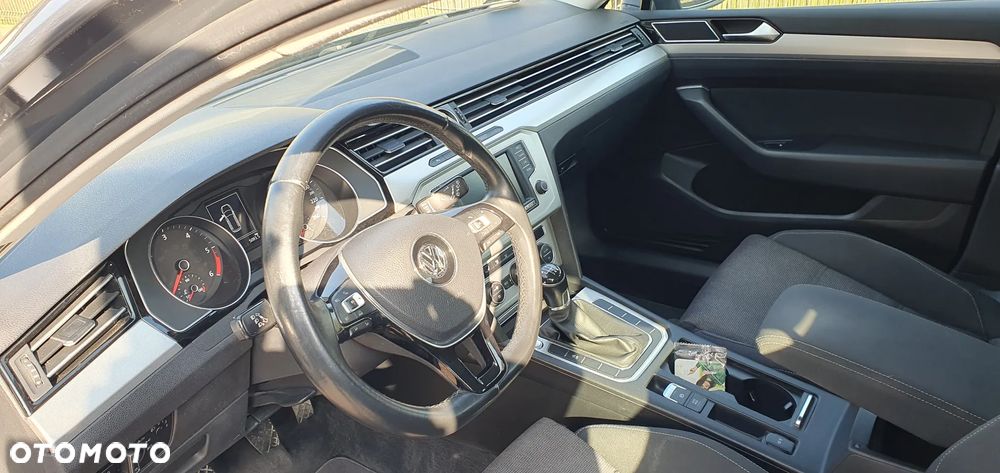 Volkswagen Passat 1.6 TDI (BlueMotion Technology) Comfortline - 15