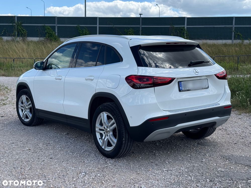 Mercedes-Benz GLA 180 d Business Edition - 3