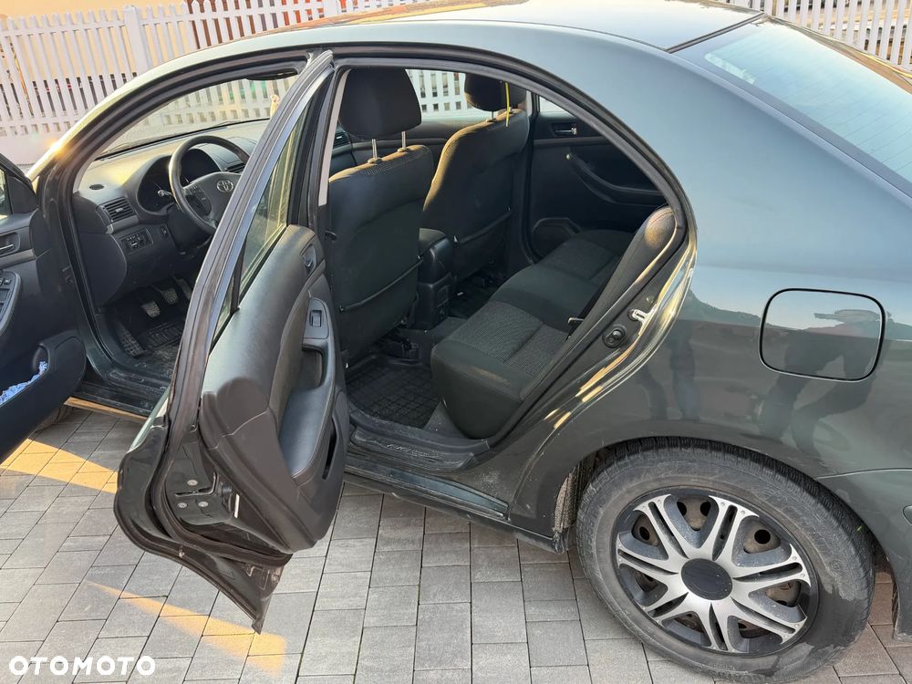 Toyota Avensis 2.0 D-4D - 6
