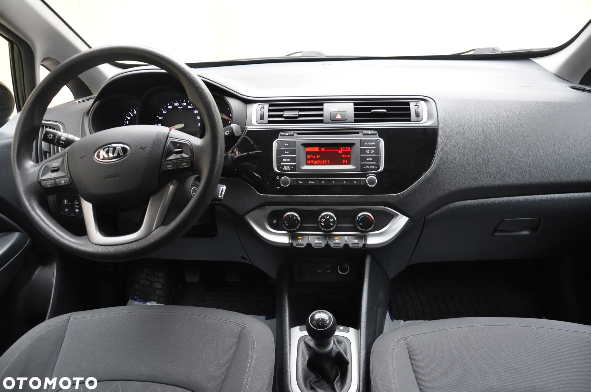 Kia Rio - 10