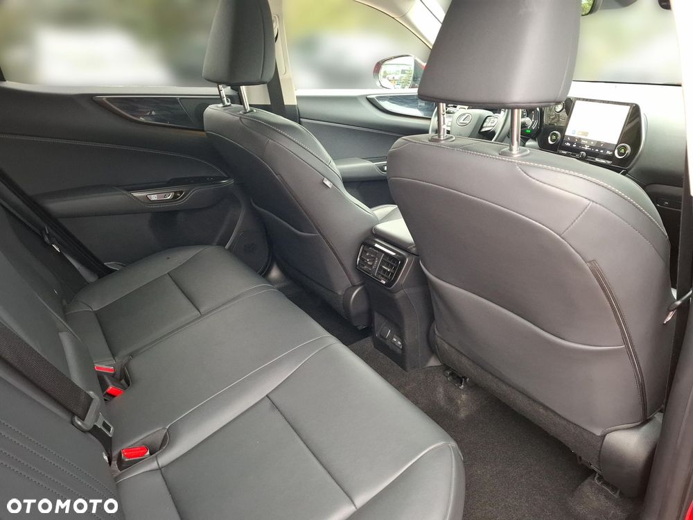 Lexus NX 350h Prestige AWD - 18