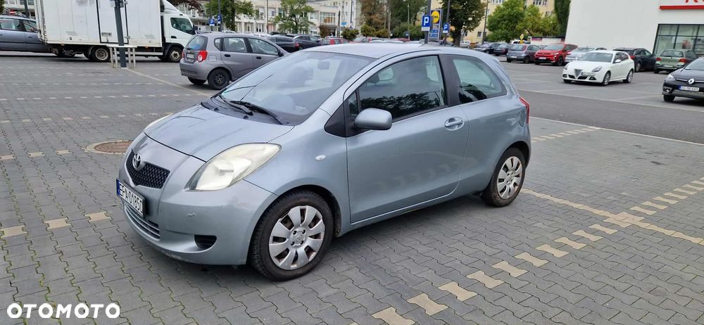 Toyota Yaris - 1