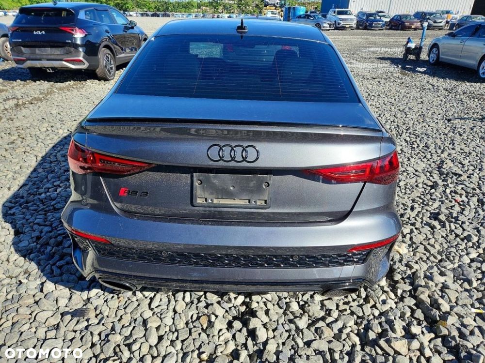 Audi RS3 Limousine - 5