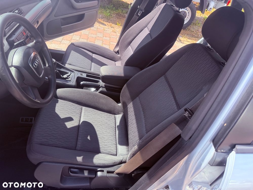 Audi A4 Avant 2.0 TDI DPF - 10