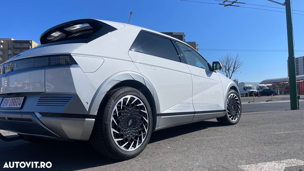 Hyundai IONIQ 77,4 kWh Uniq - 16