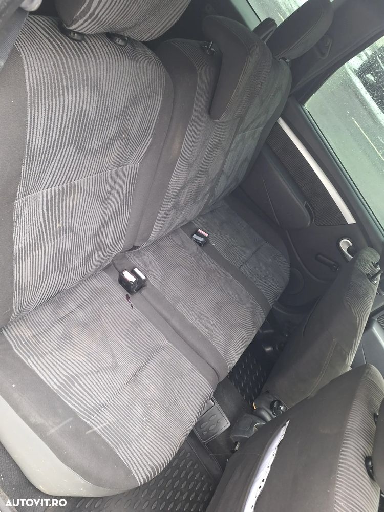 Dacia Logan 1.5 dCi Laureate - 11