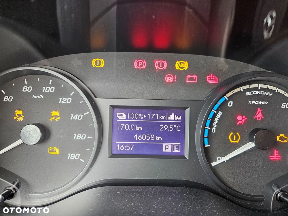 Mercedes-Benz eVito 111 L2 - 18