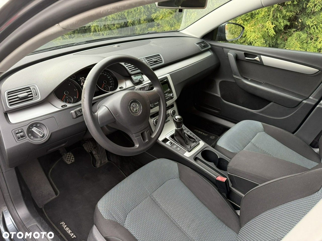 Volkswagen Passat - 9