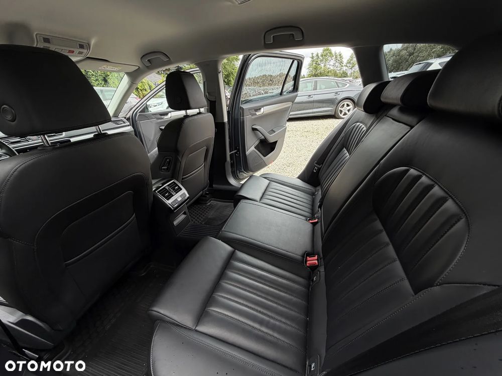 Skoda Superb 2.0 TDI DSG Sportline - 20
