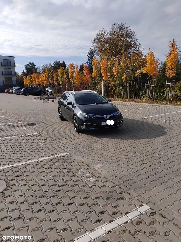 Toyota Auris 2017 photo 3
