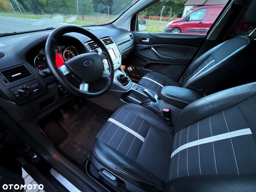 Ford Kuga 2.0 TDCi 2x4 Titanium - 25