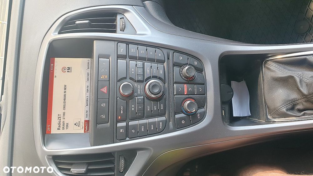 Opel Astra 1.6 CDTI DPF ecoFLEX TourerStart/Stop Exklusiv - 22