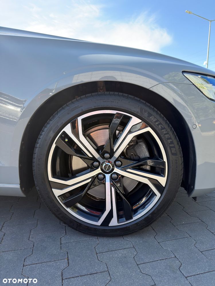 Volvo S60 B5 B AWD Plus Dark - 4