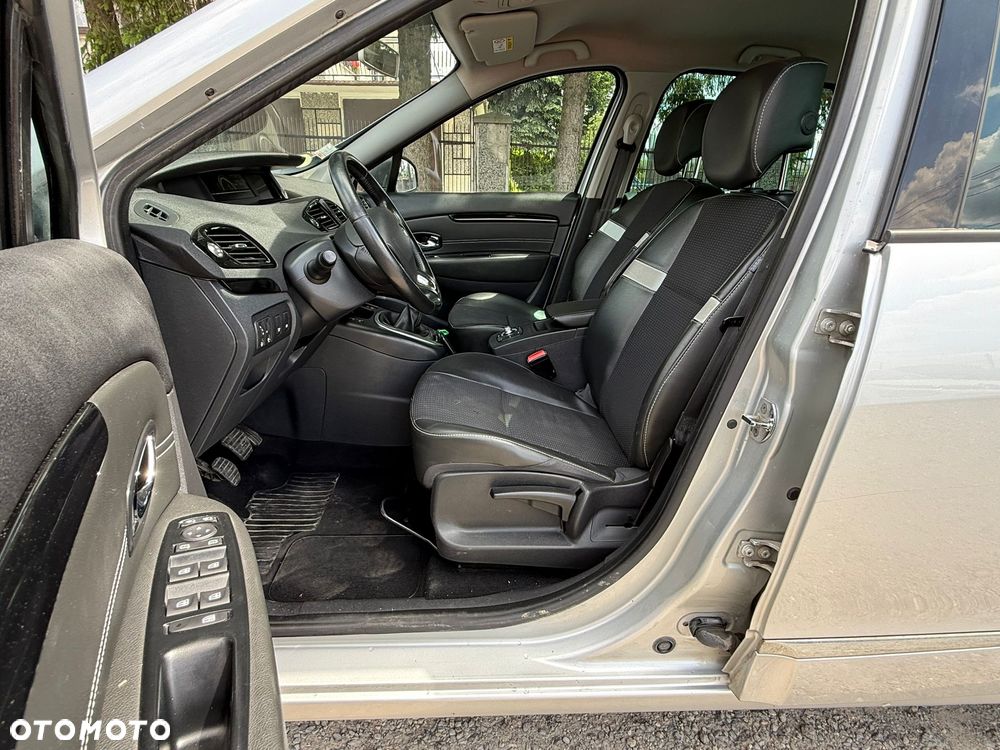 Renault Scenic ENERGY dCi 130 INITIALE PARIS - 10
