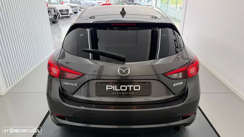 Mazda 3 Hatchback - 10