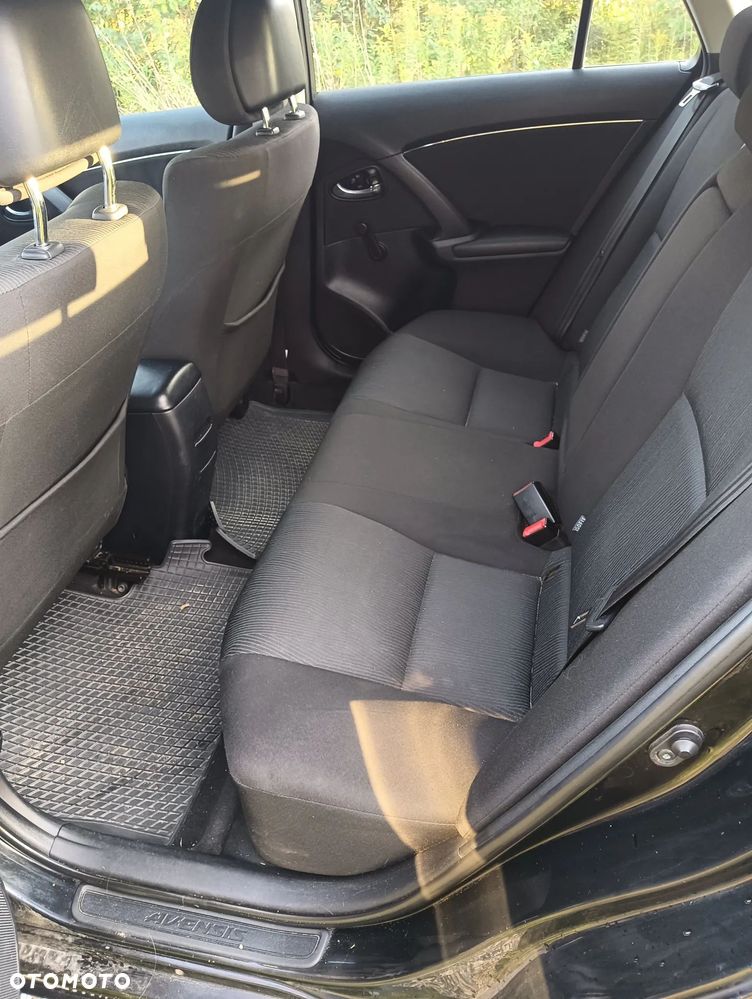 Toyota Avensis 2.0 D-4D 2010 - 6