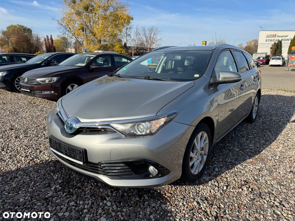 Toyota Auris Touring Sports Hybrid Edition-S - 2