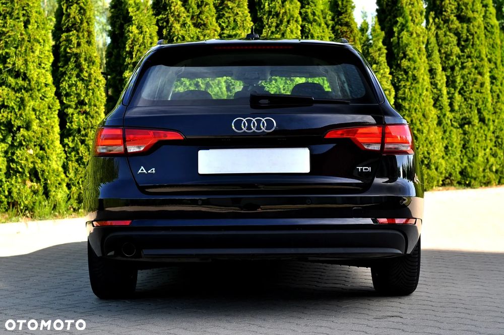 Audi A4 Avant 2.0 TDI Design - 13
