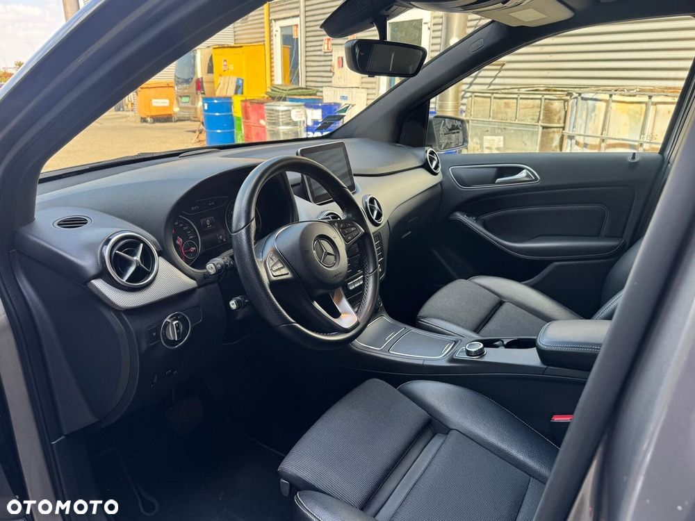 Mercedes-Benz Klasa B 220 4-Matic Urban - 6