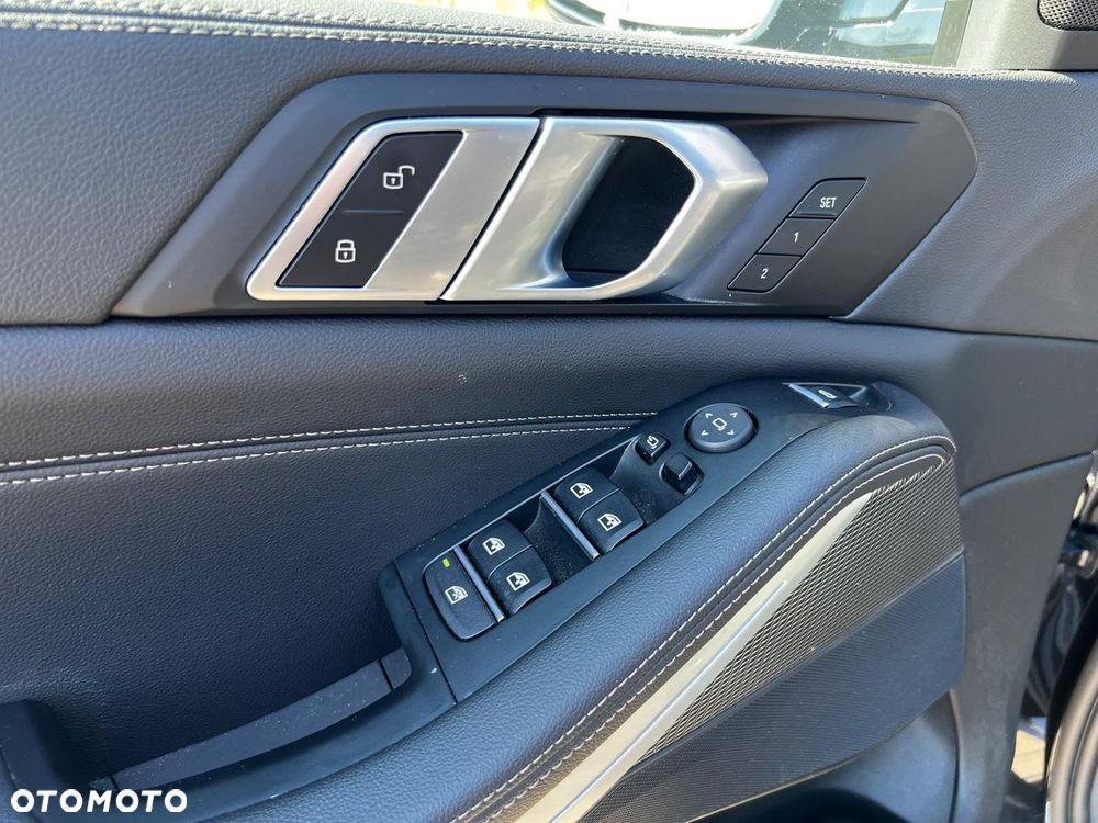 BMW X5 xDrive30d mHEV - 14