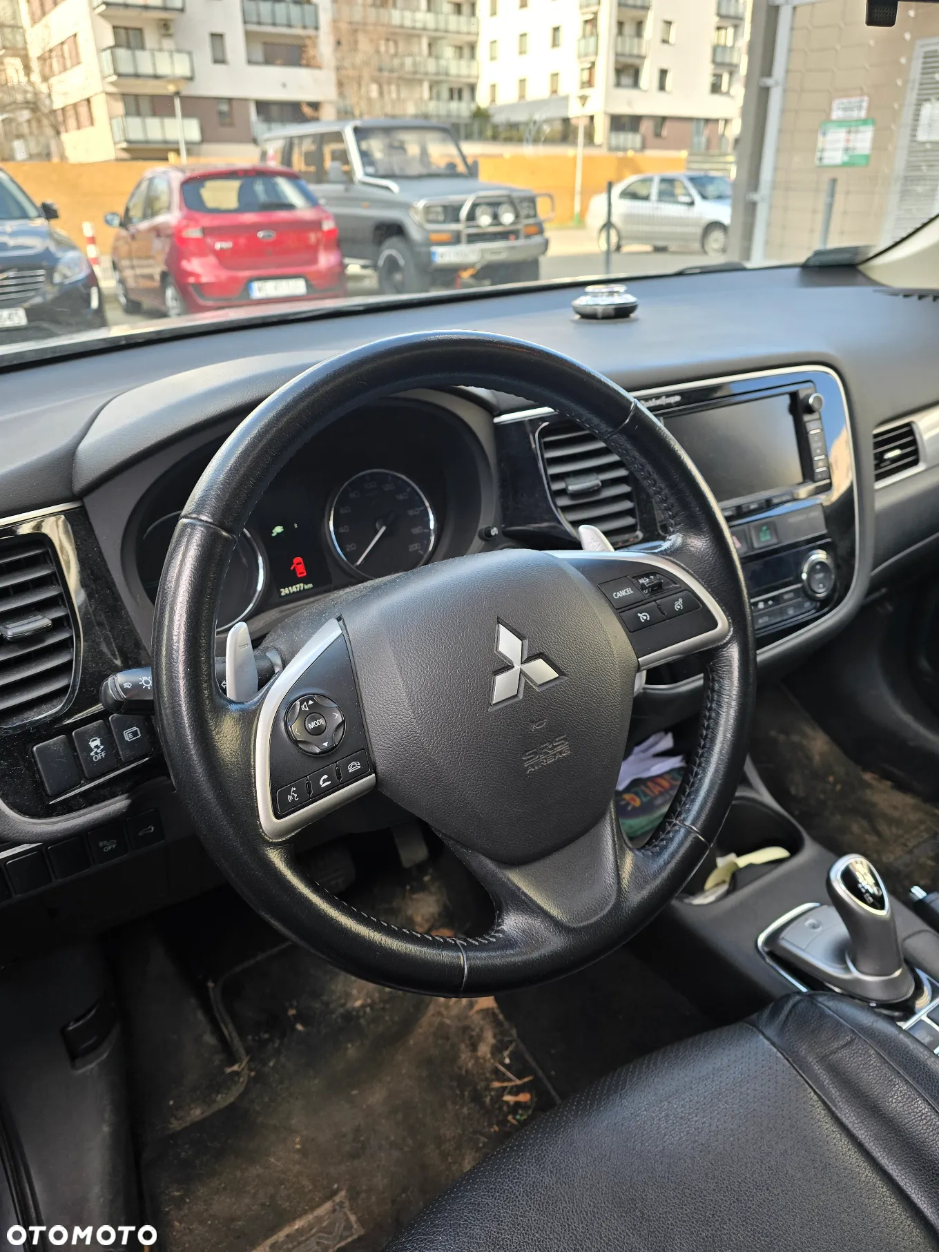 Mitsubishi Outlander 2.0 4WD Plug-In Hybrid Plus - 8