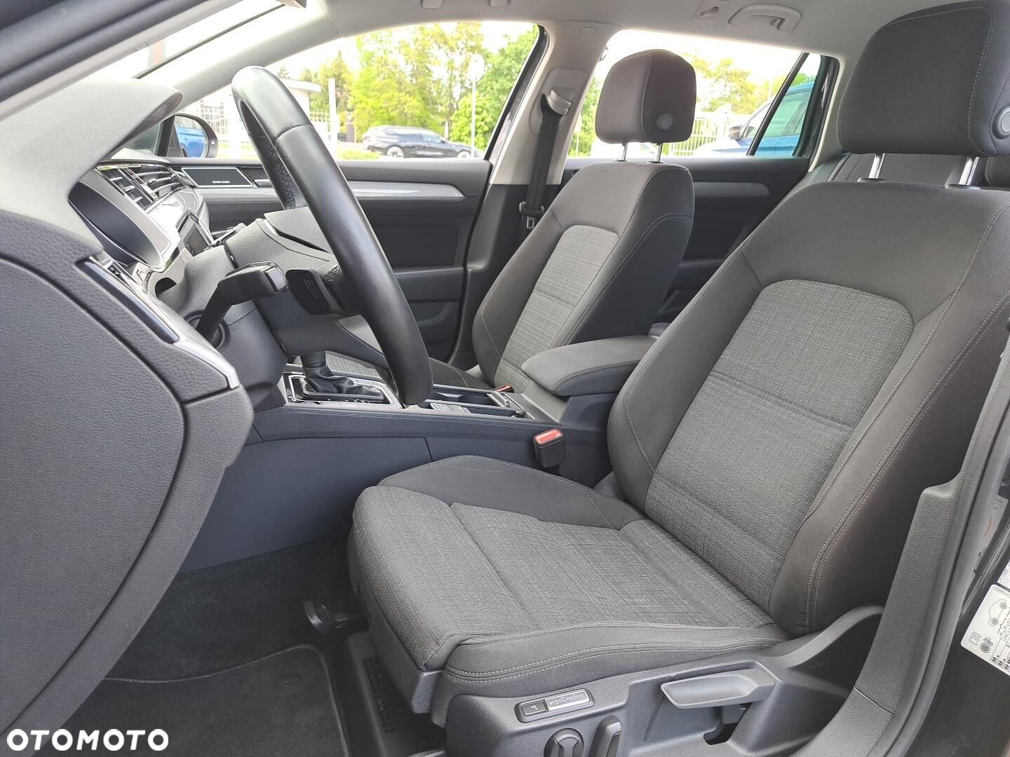 Volkswagen Passat 2.0 TDI Business DSG - 11
