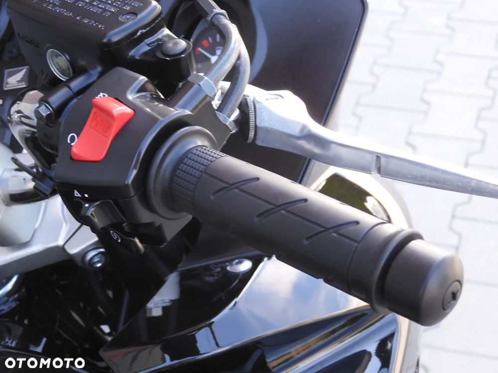 Honda CBF - 10