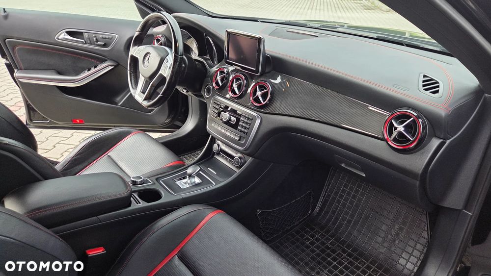 Mercedes-Benz GLA 45 AMG 4-Matic - 25