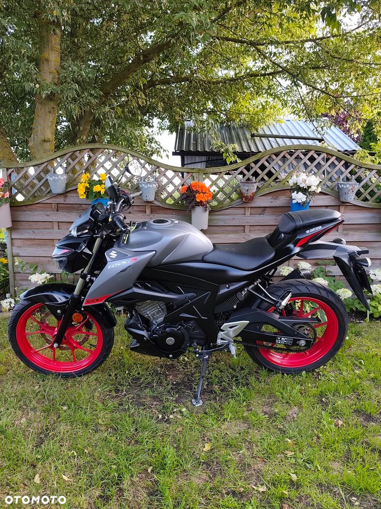 Suzuki GSX - 7