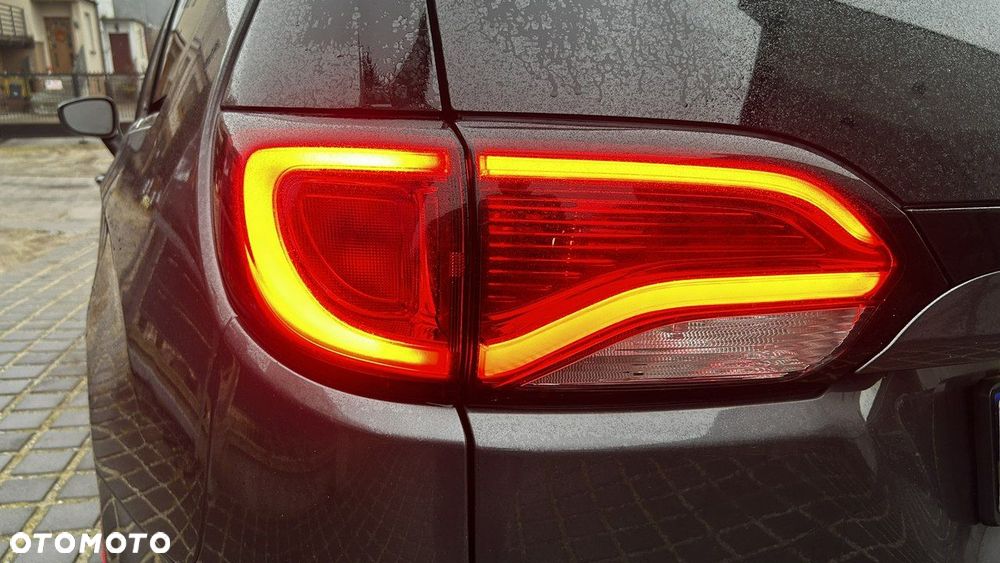 Chrysler Pacifica - 23