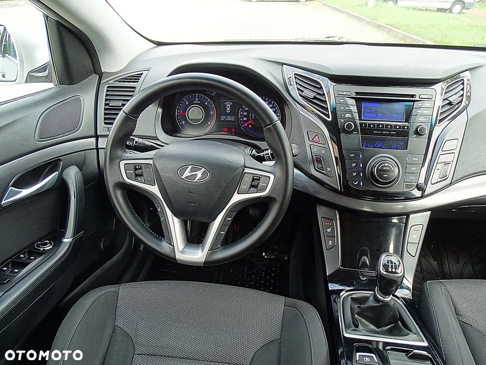 Hyundai i40 i40cw 1.7 CRDi Fifa World Cup Edition - 32